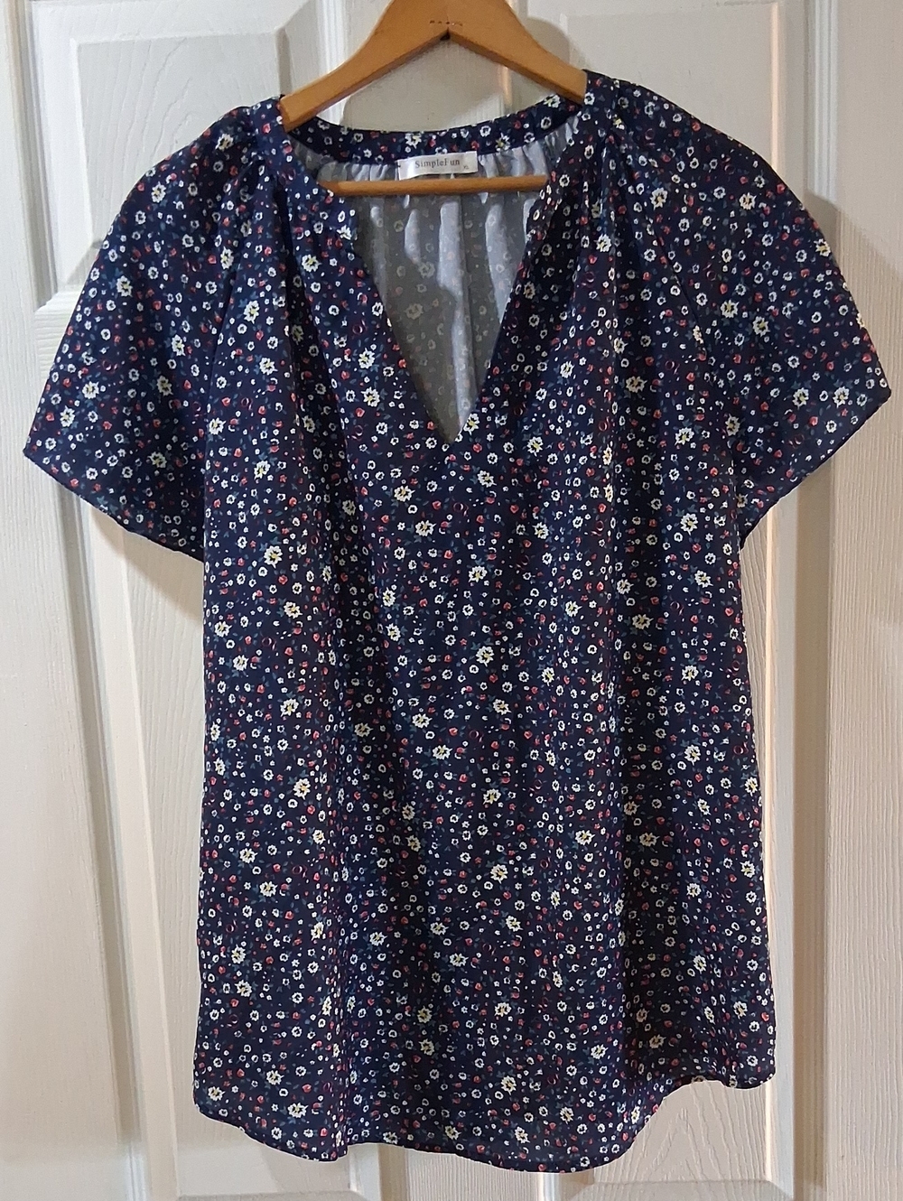 Navy Floral V-Neck Short Sleeve Blouse